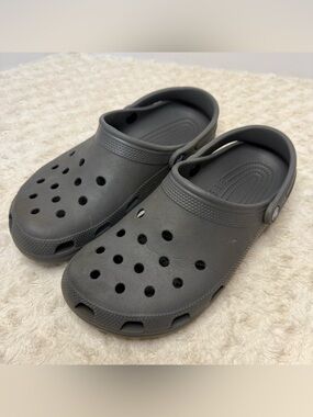 CROCS Classic Clog in Dark Gray